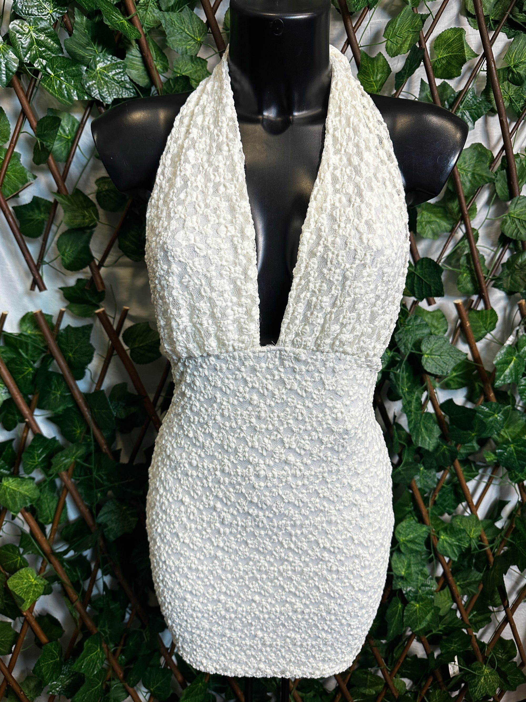 Modello crepe: vestito corto con la scollatura profonda | taglia unica