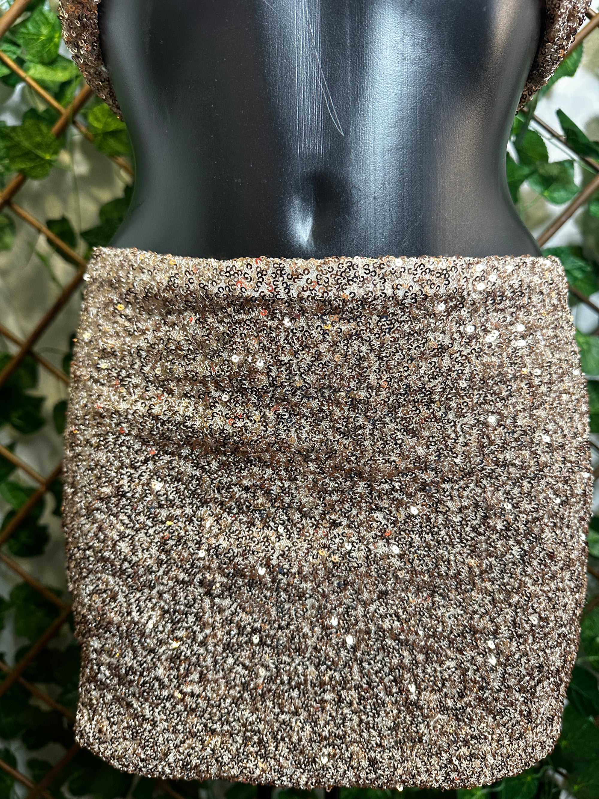 Top con stella marina dorata + gonna con pantaloncini (in paillettes) | taglia unica