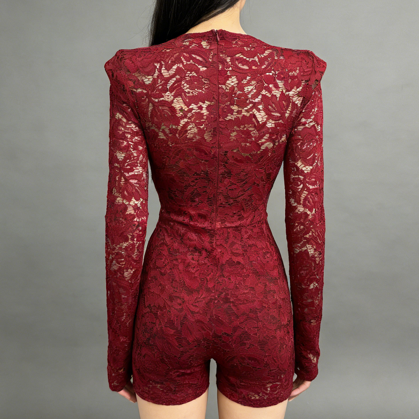 Playsuit in pizzo floral con cut out - Seduzione magnetica - BERLY MODA 