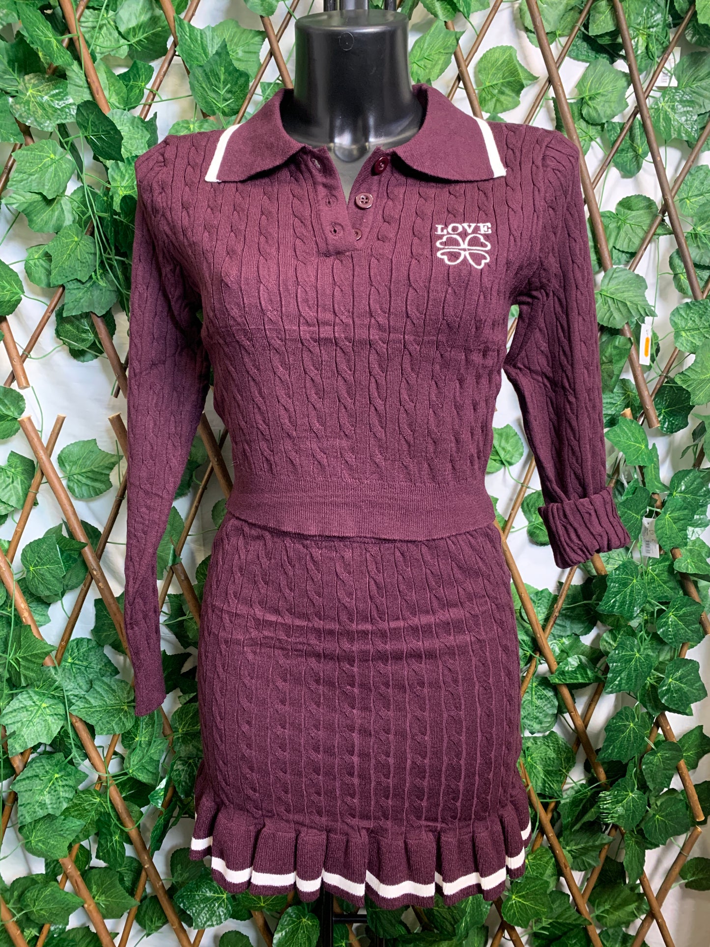 Completo manica lunga e gonna corta