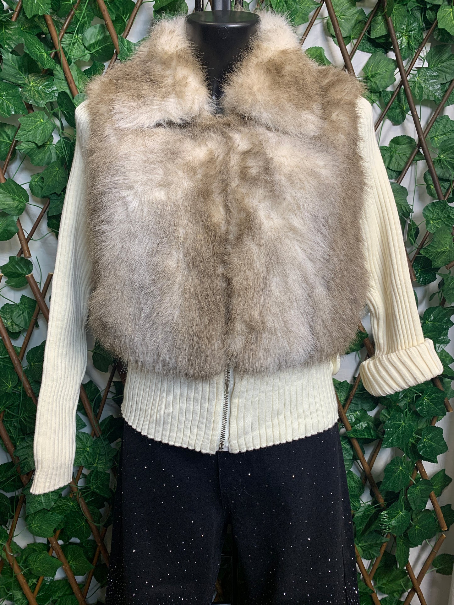 Knitted jacket with plush