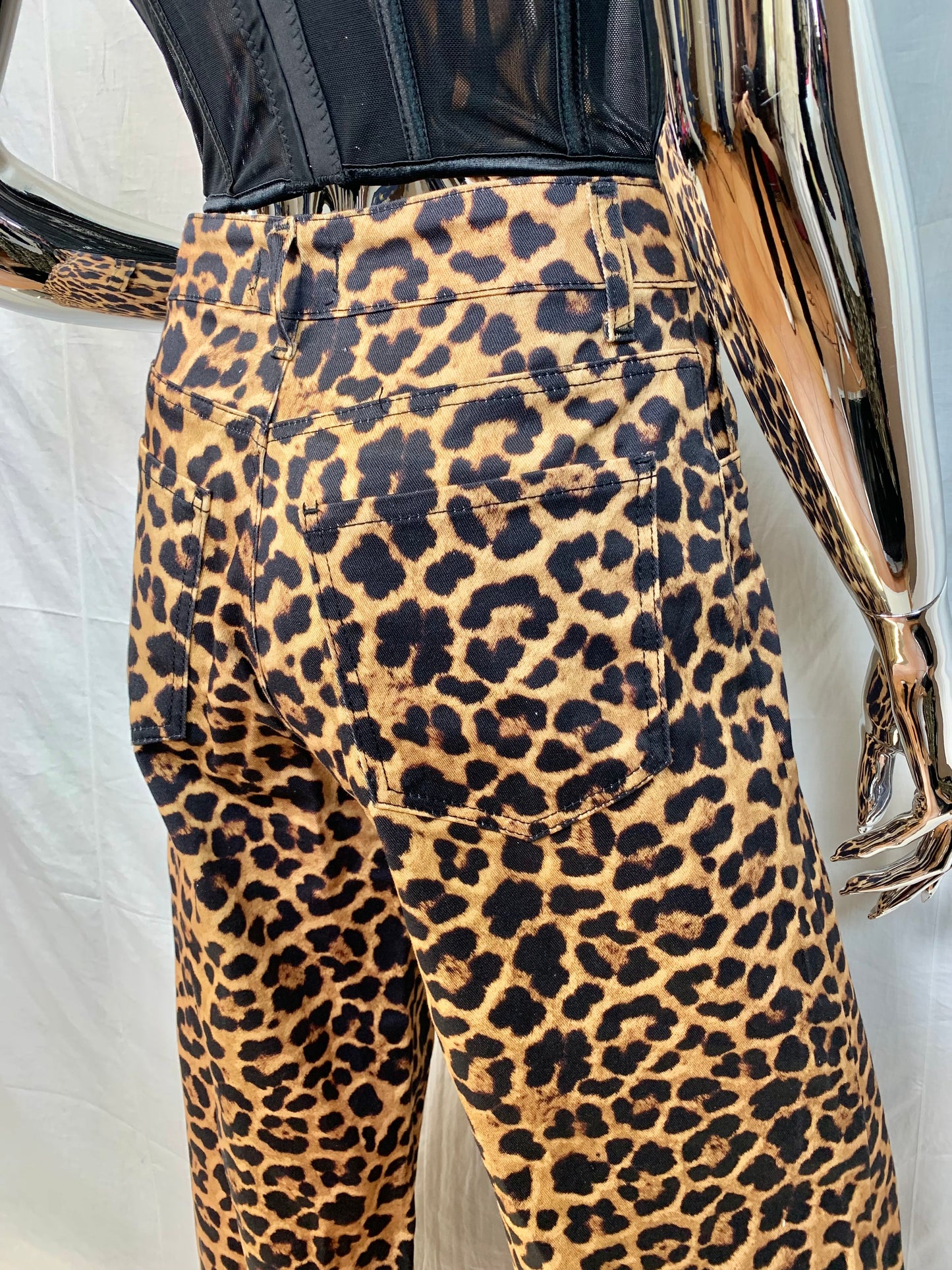 PRIMAVERA 2024 | Pantalone largo con stampa leopardo