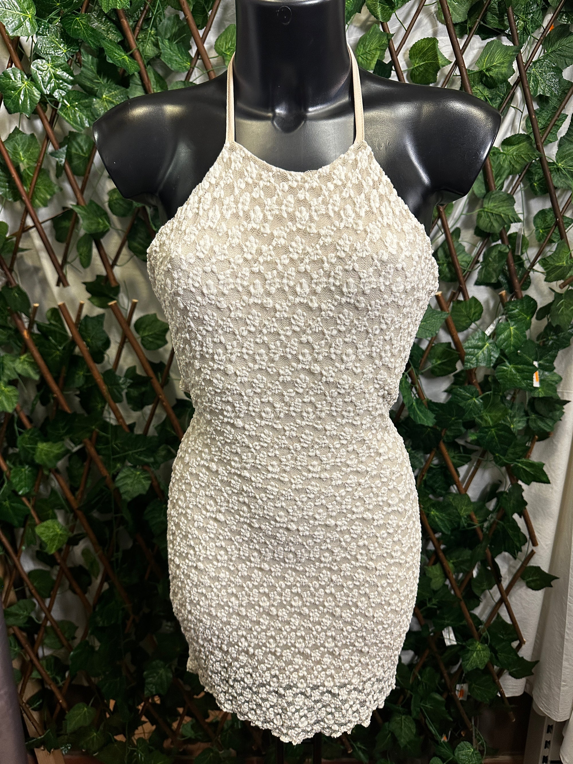 Modello crepe: vestito corto con le lacci sul collo e schiena | taglia unica