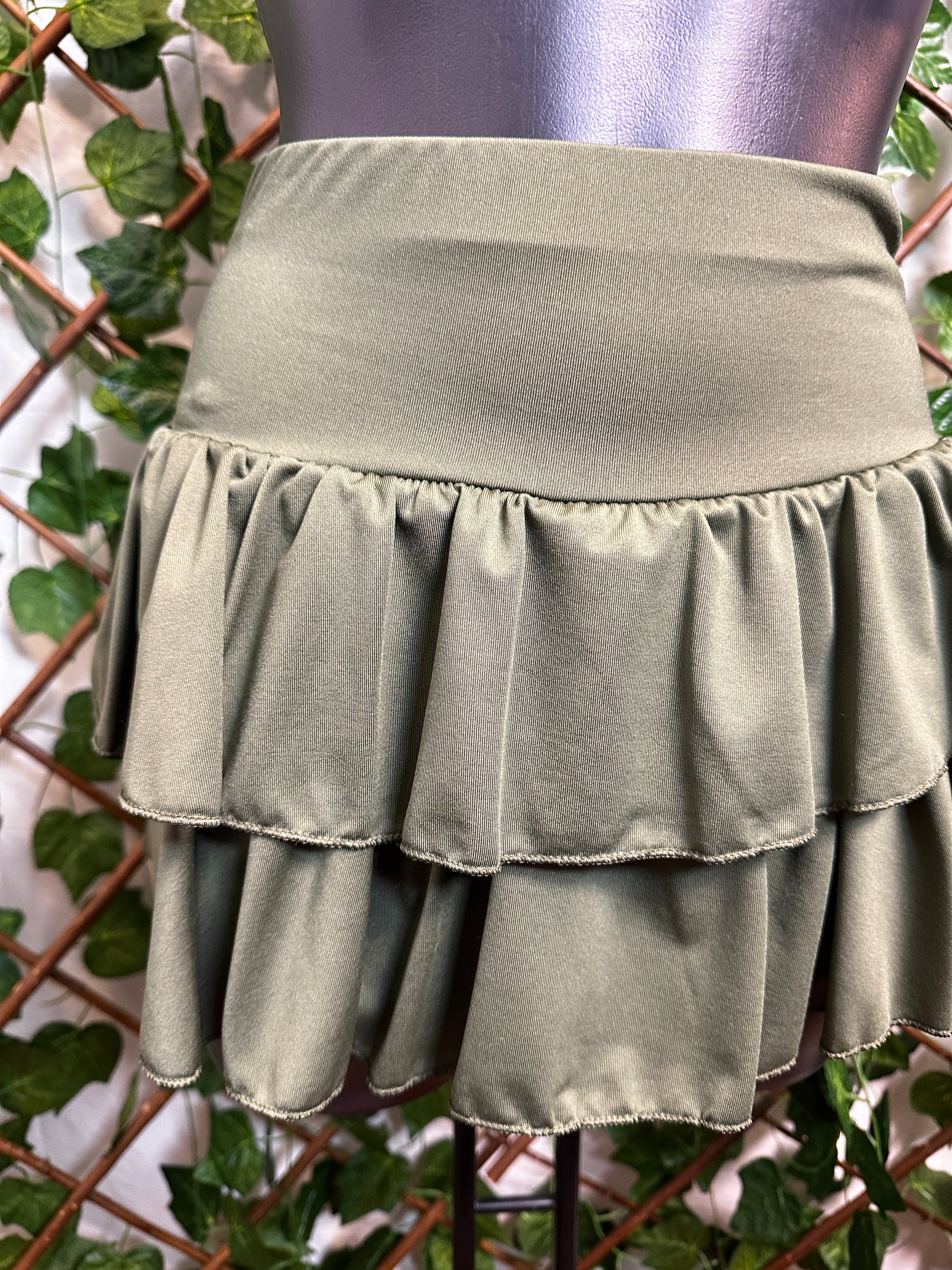 Minigonna corta con dentro pantaloncini elasticizzato