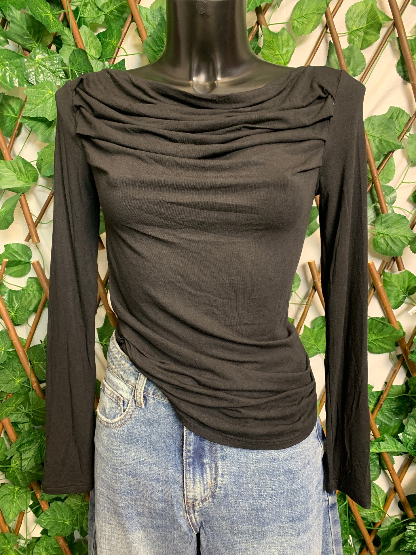 Sweater with ruffles