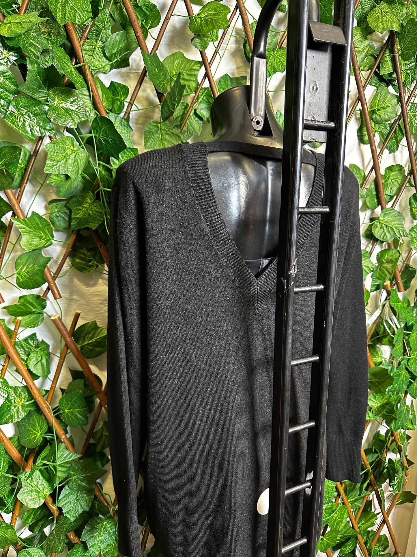 Maglione lungo largo con apertura sulla schiena