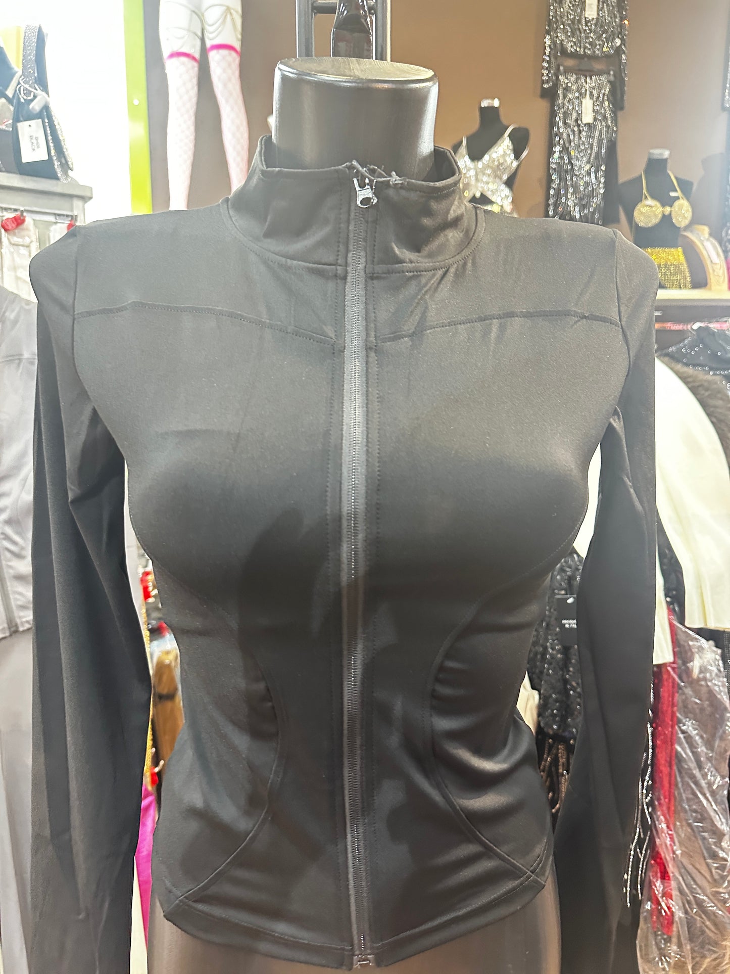 Completo sportivo con pantalone a zampa