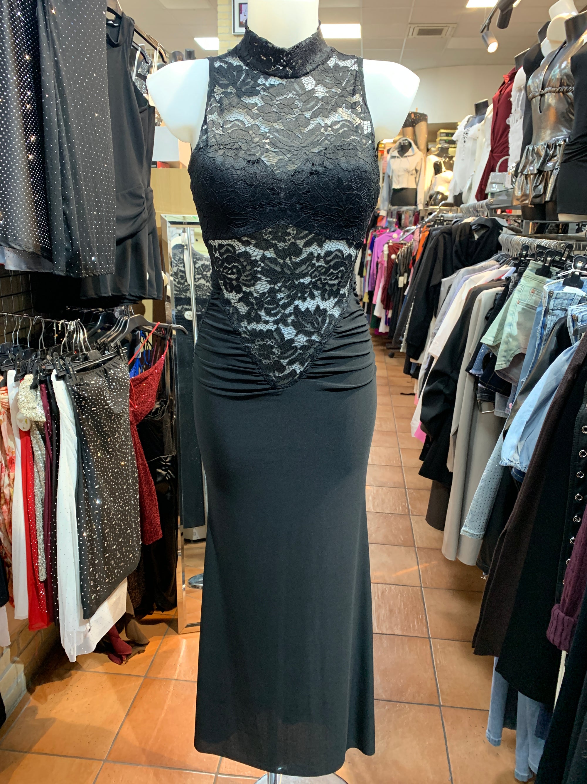 Vestito lungo con top a pizzo