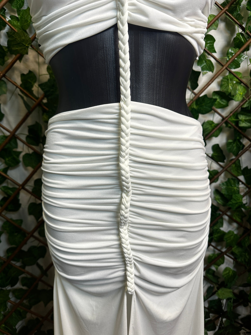 Vestito lungo con cut-out sulla vita con dettaglio corda e spacco