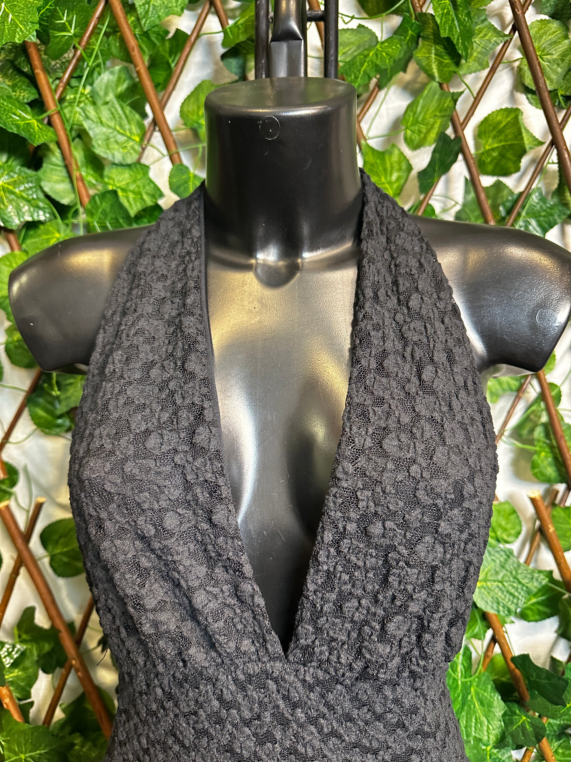 Modello crepe: vestito corto con la scollatura profonda | taglia unica