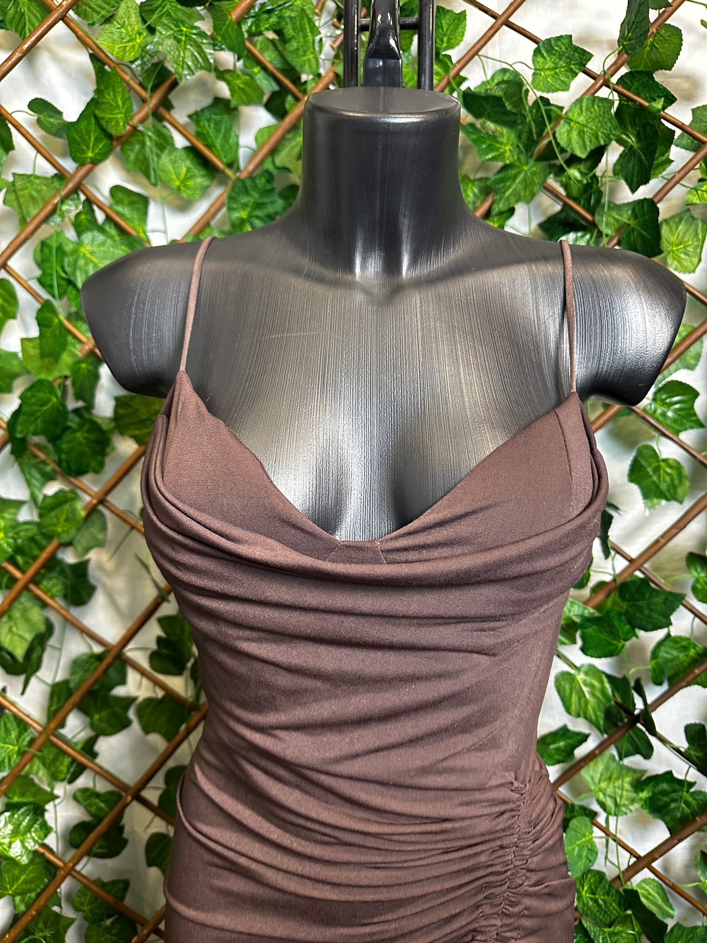 Vestito lungo con arricciatura a drappeggio