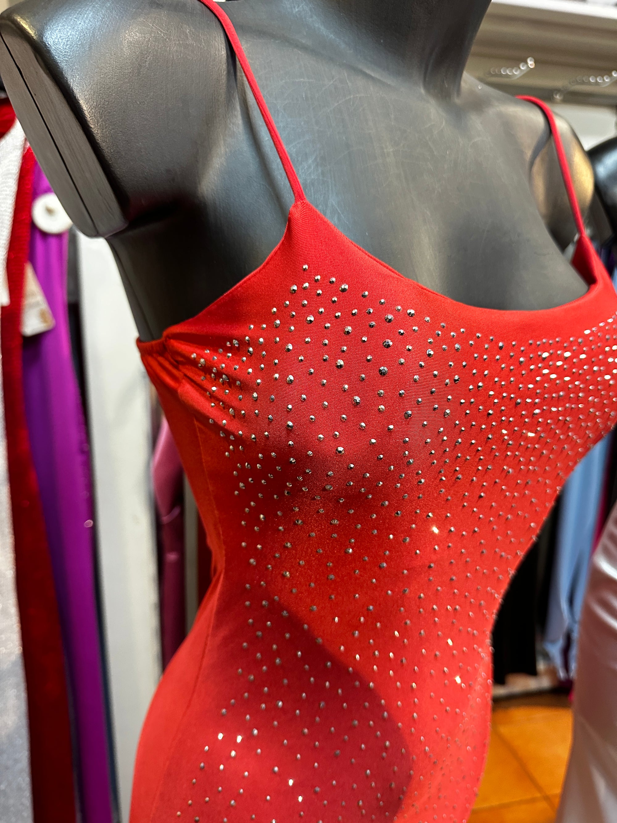 Vestito lungo elegante con brillantini