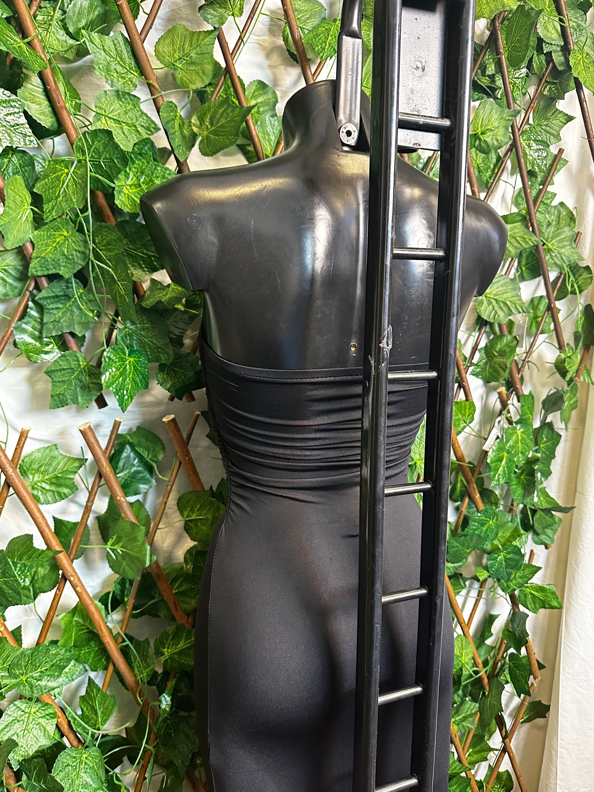 Vestito lungo semplice con spacco sul lato sinistro | taglia unica