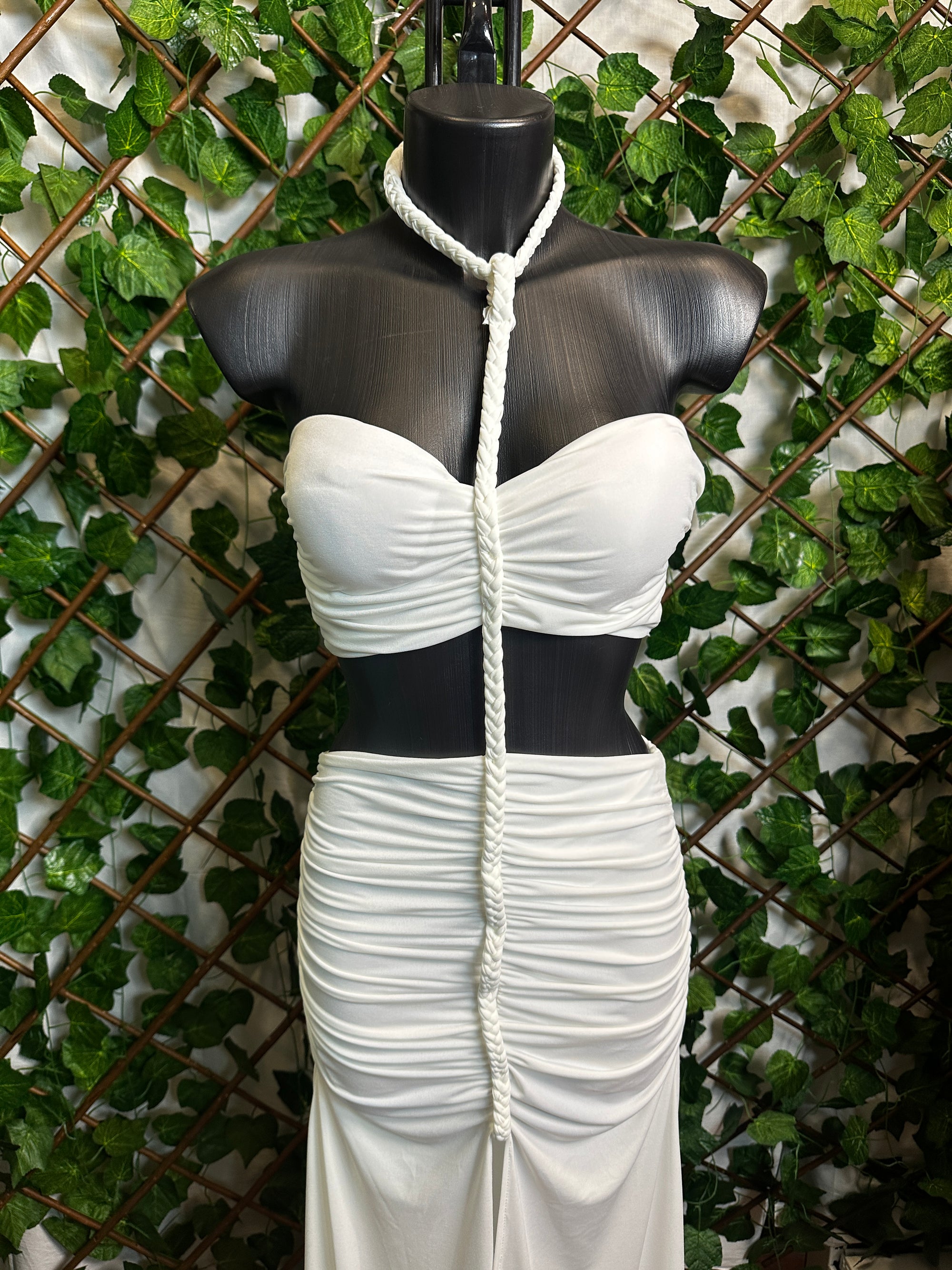 Vestito lungo con cut-out sulla vita con dettaglio corda e spacco