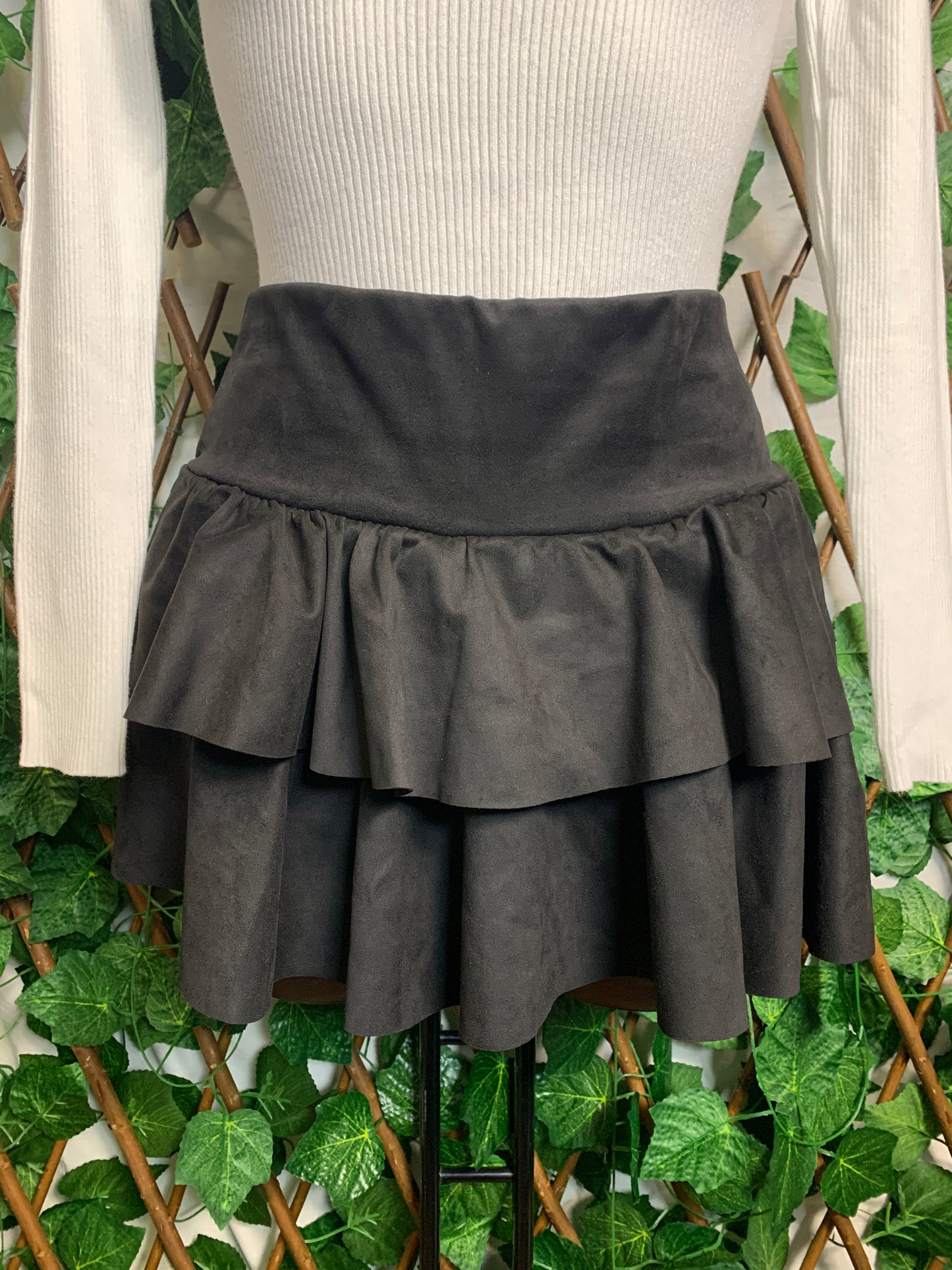 Gonna a balze scamosciata