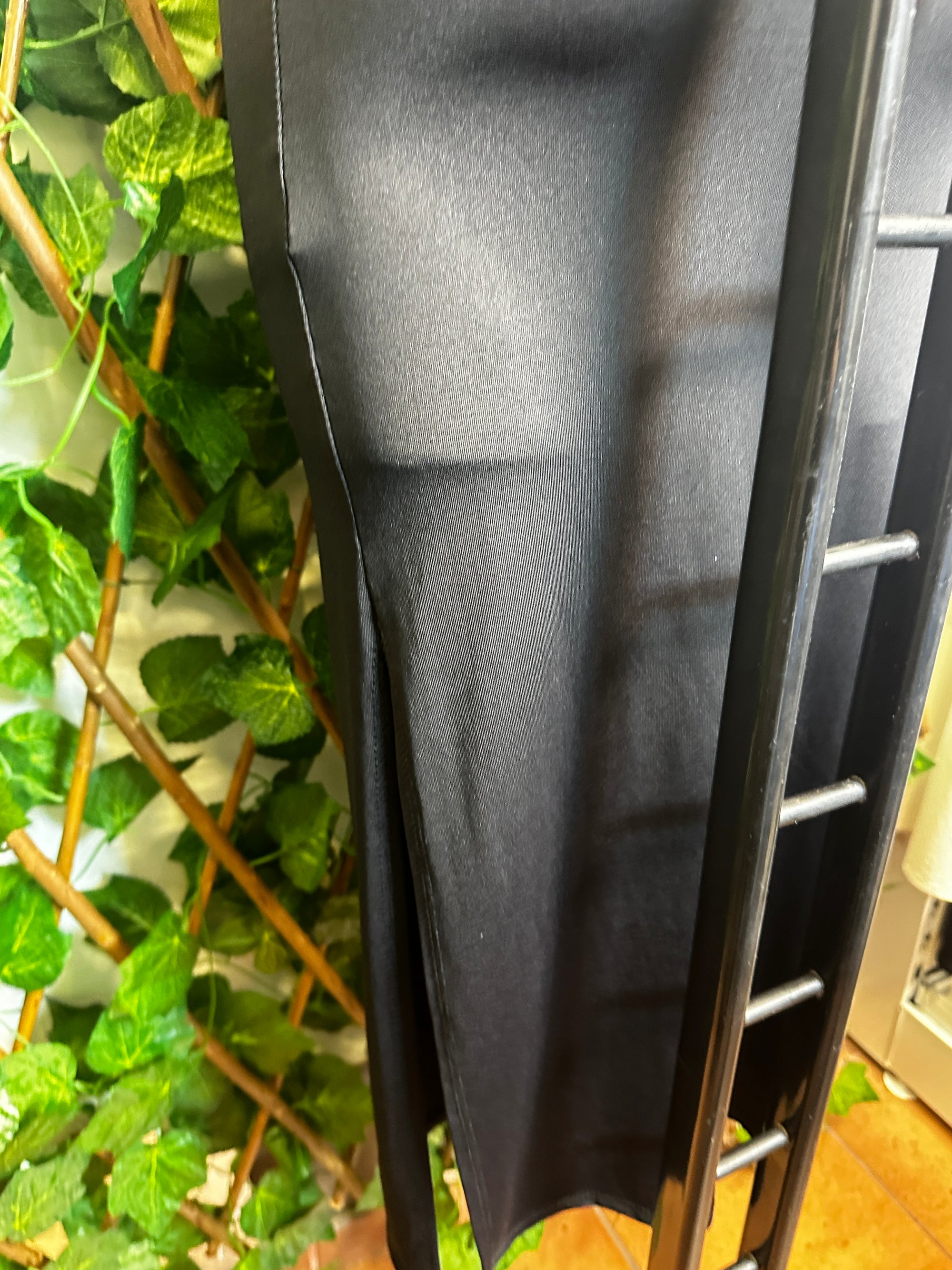 Vestito lungo semplice con spacco sul lato sinistro | taglia unica