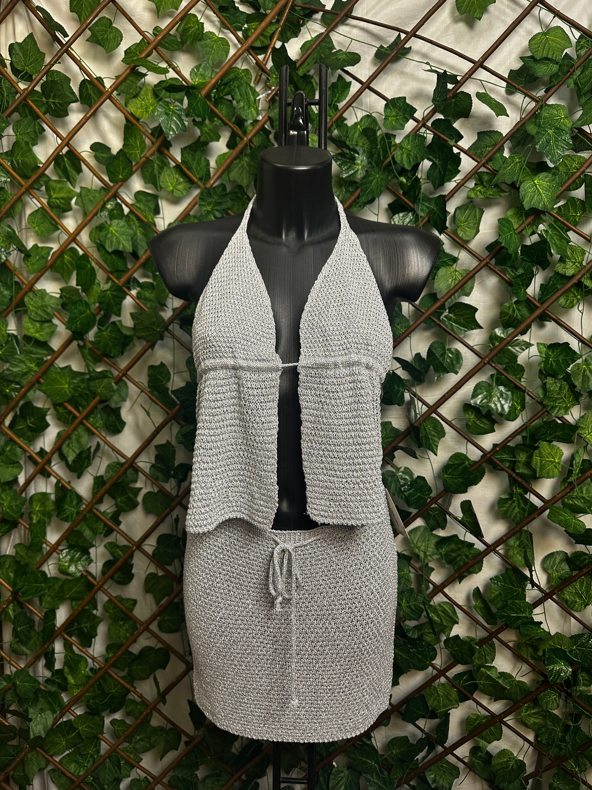 One-size-fits-all summer top and skirt set