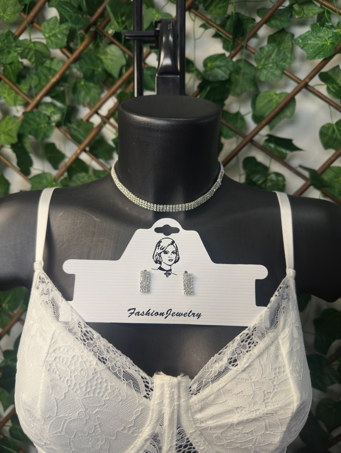 Choker with rhinestones