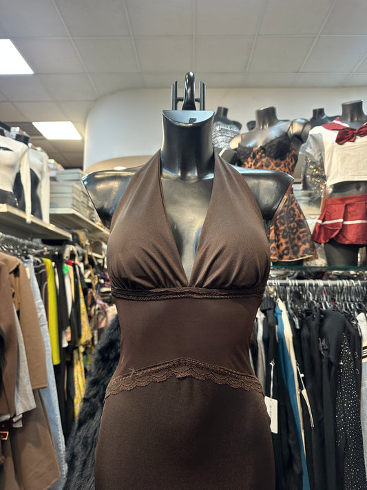 Abito Lungo Halter con Pizzo in Vita – DESIDERIO VELATO 🍷🖤