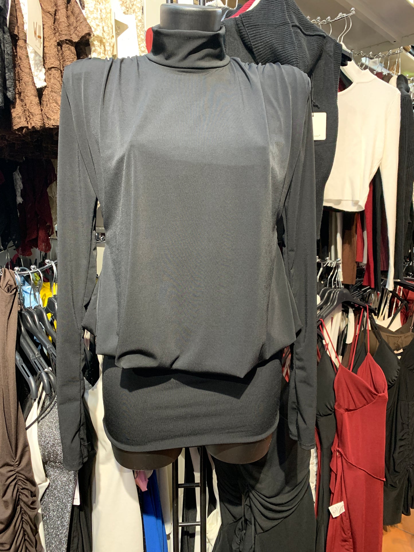 Backless puffy dress