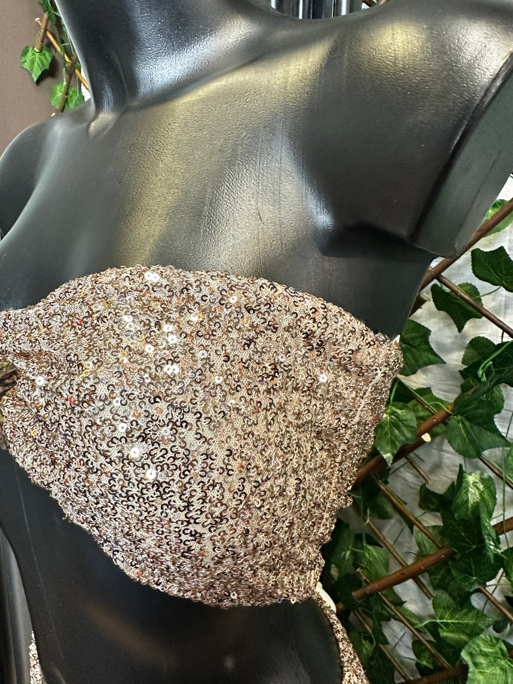 Top con stella marina dorata + gonna con pantaloncini (in paillettes) | taglia unica