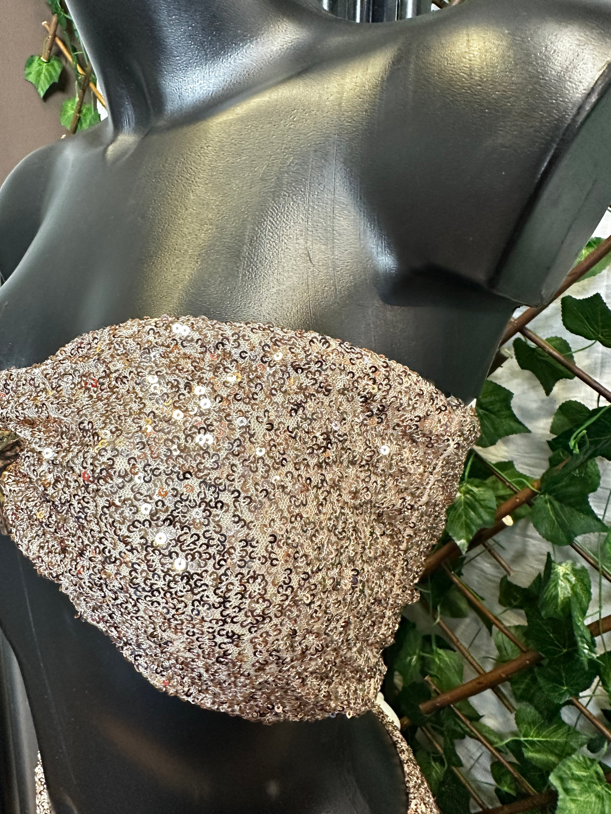 Top con stella marina dorata + gonna con pantaloncini (in paillettes) | taglia unica