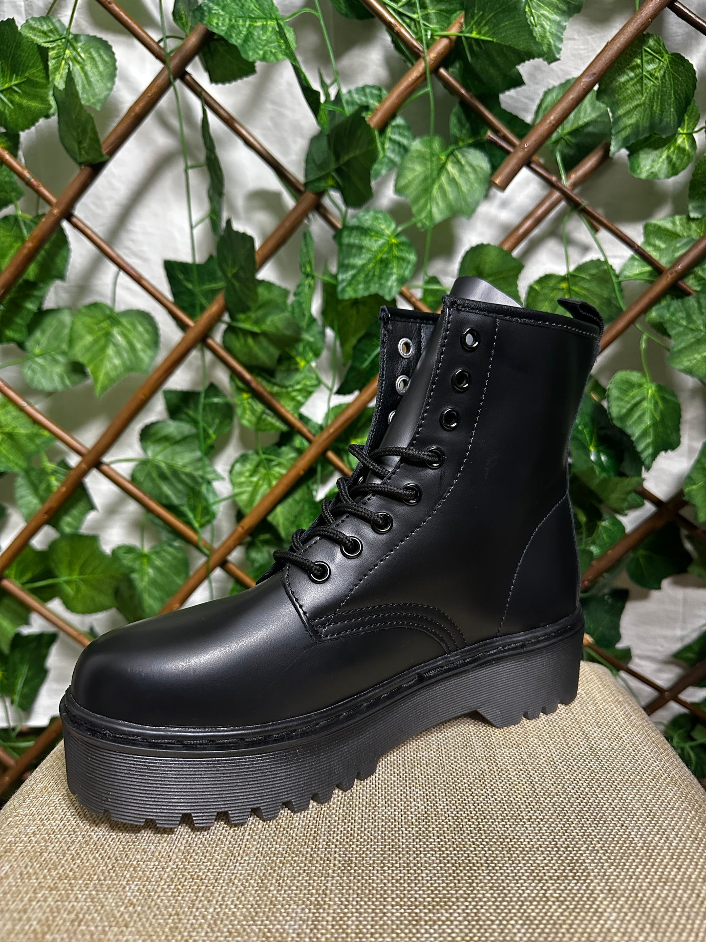 Basic black amphibians