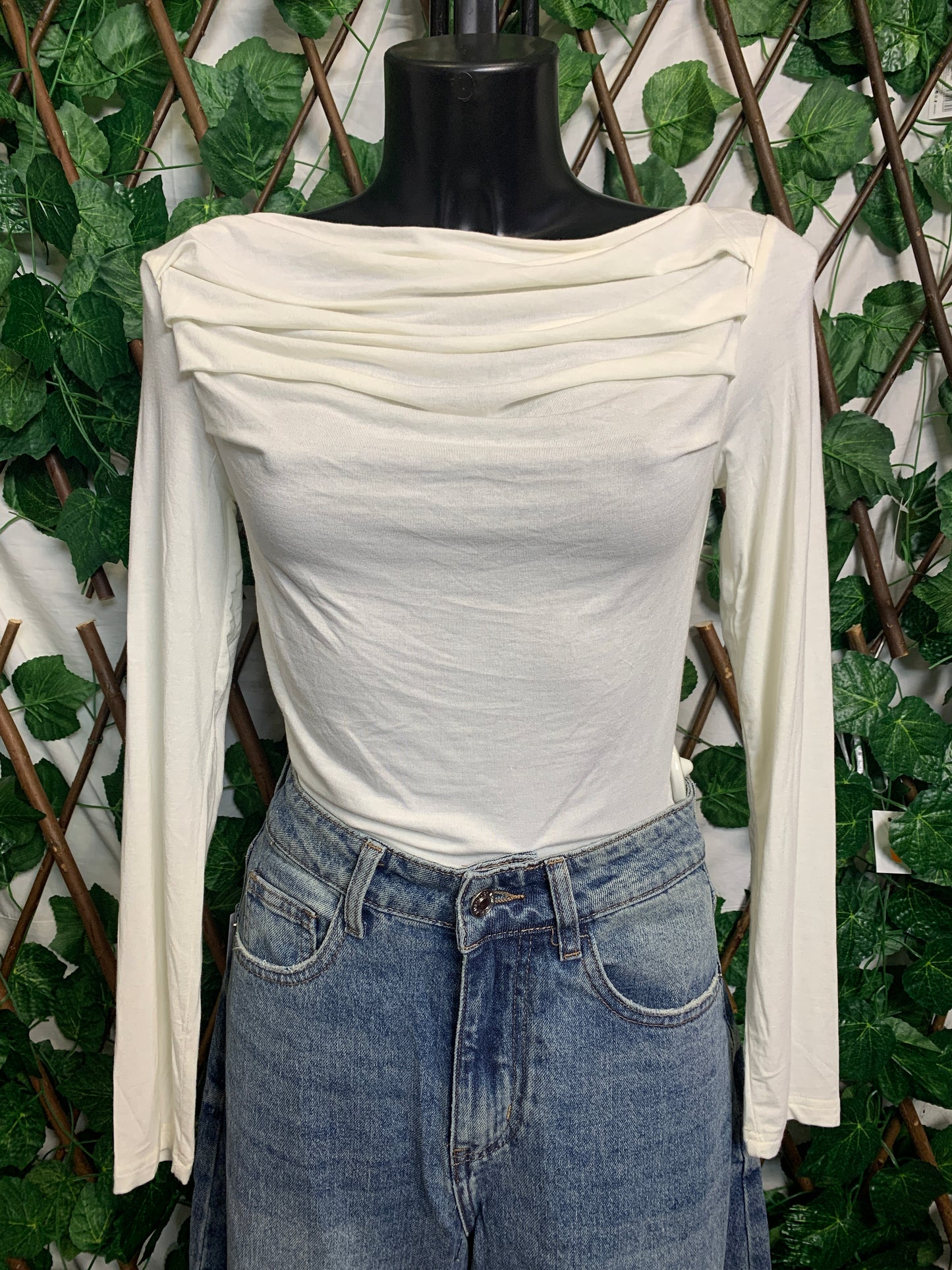 Sweater with ruffles