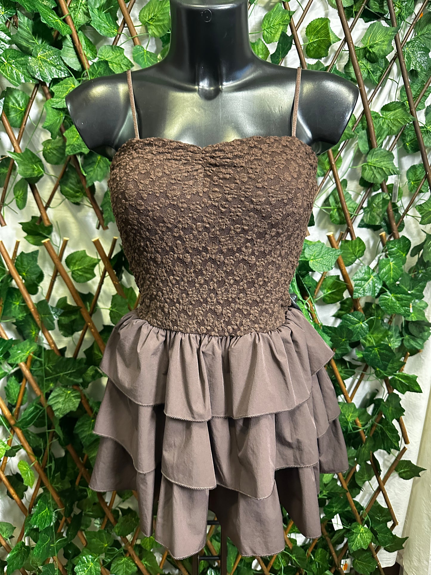 Crepe style: short dress with a flared skirt and adjustable straps | one size