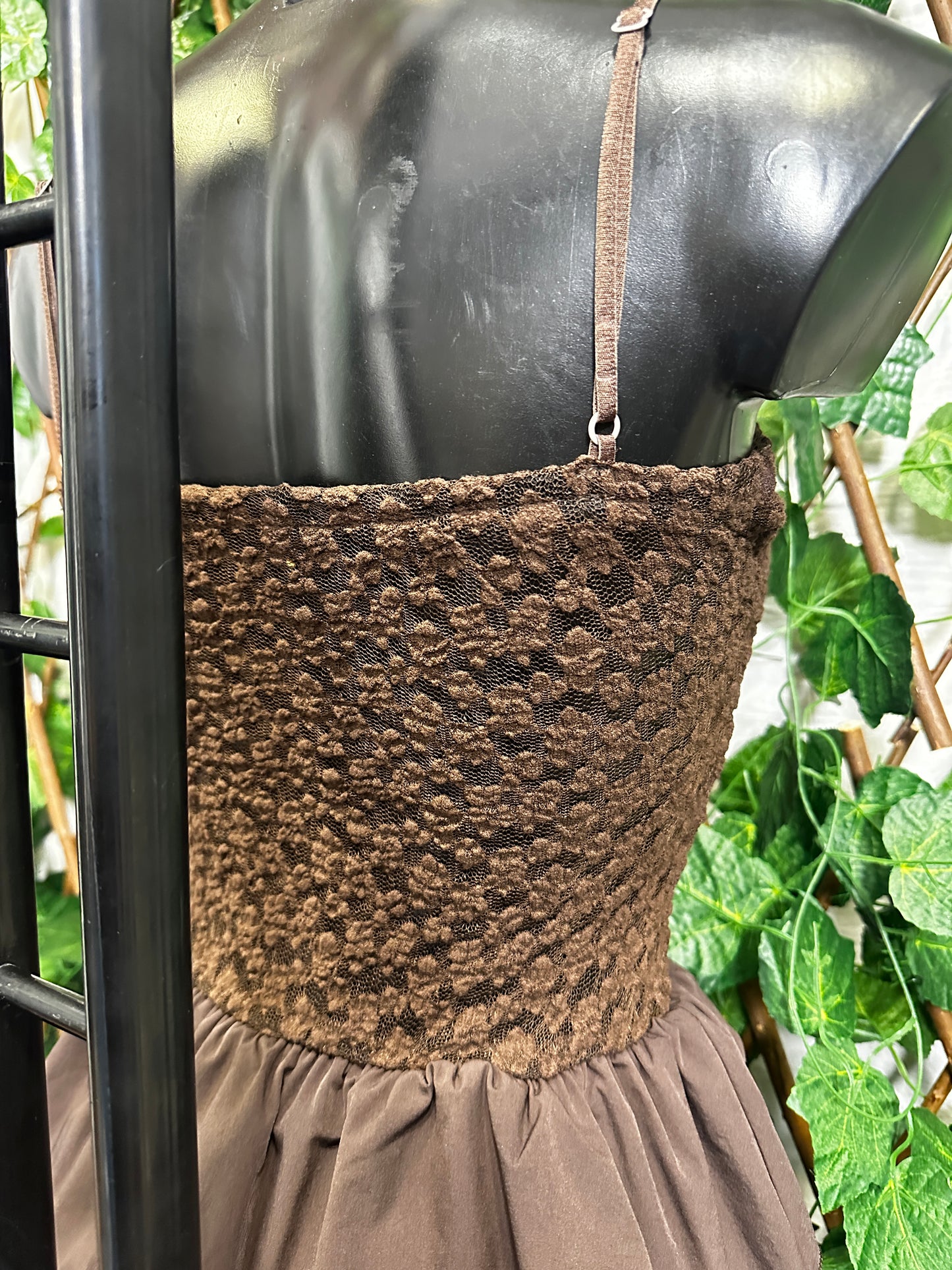 Crepe style: short dress with a flared skirt and adjustable straps | one size