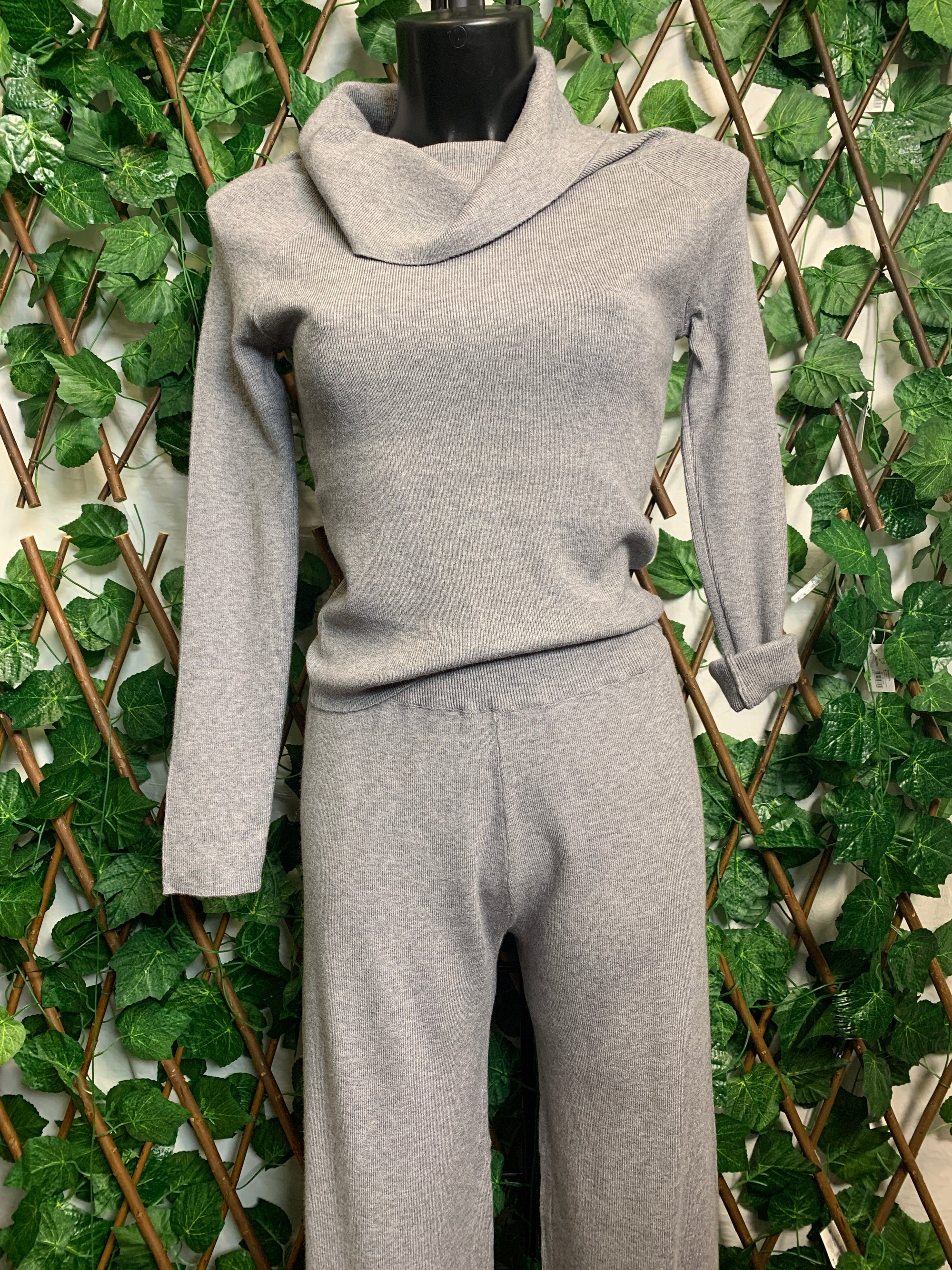 High and wide neck suit