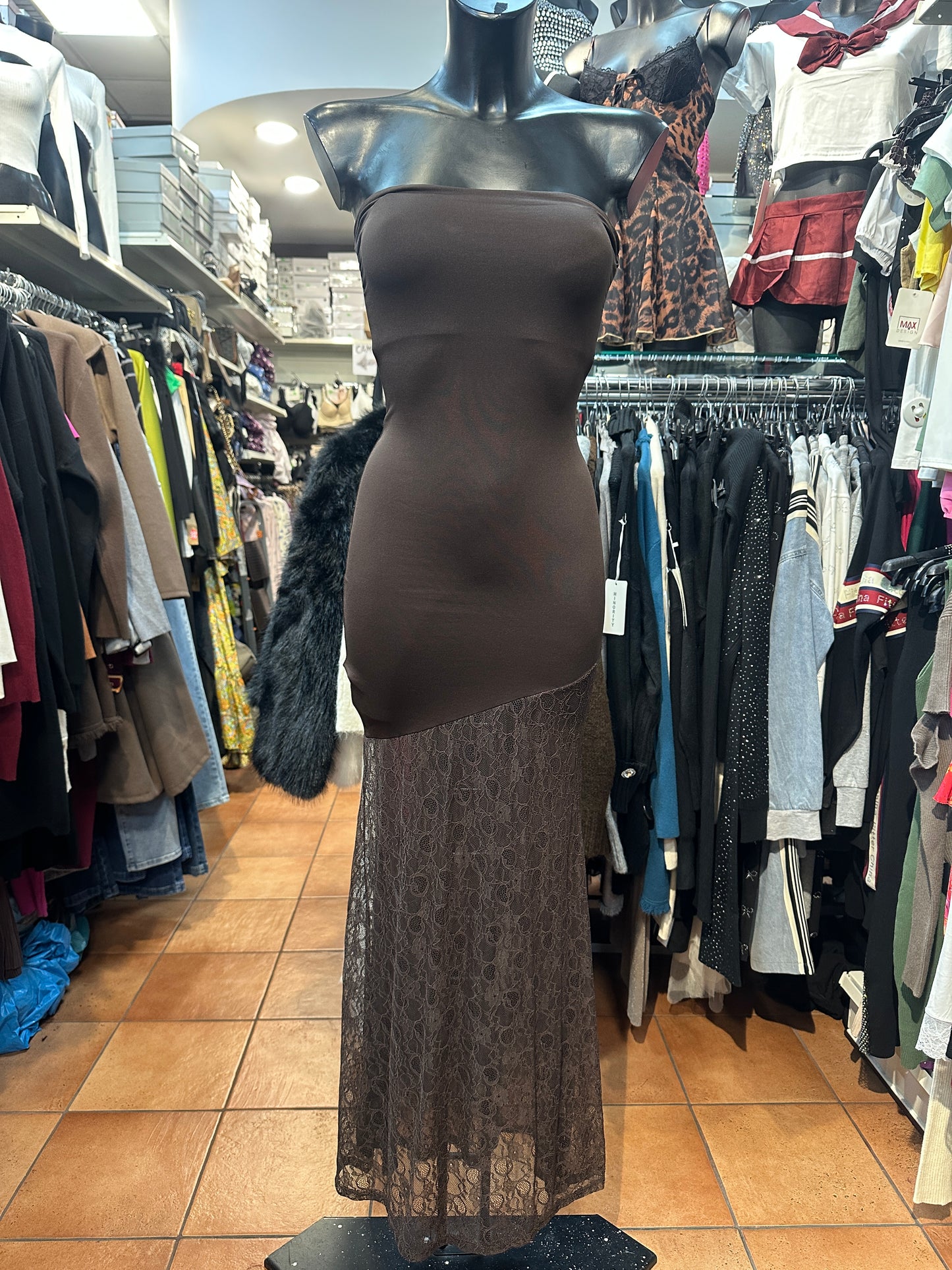 Abito lungo a fascia con pizzo trasparente – VELLUTO SEGRETO 🖤🌹