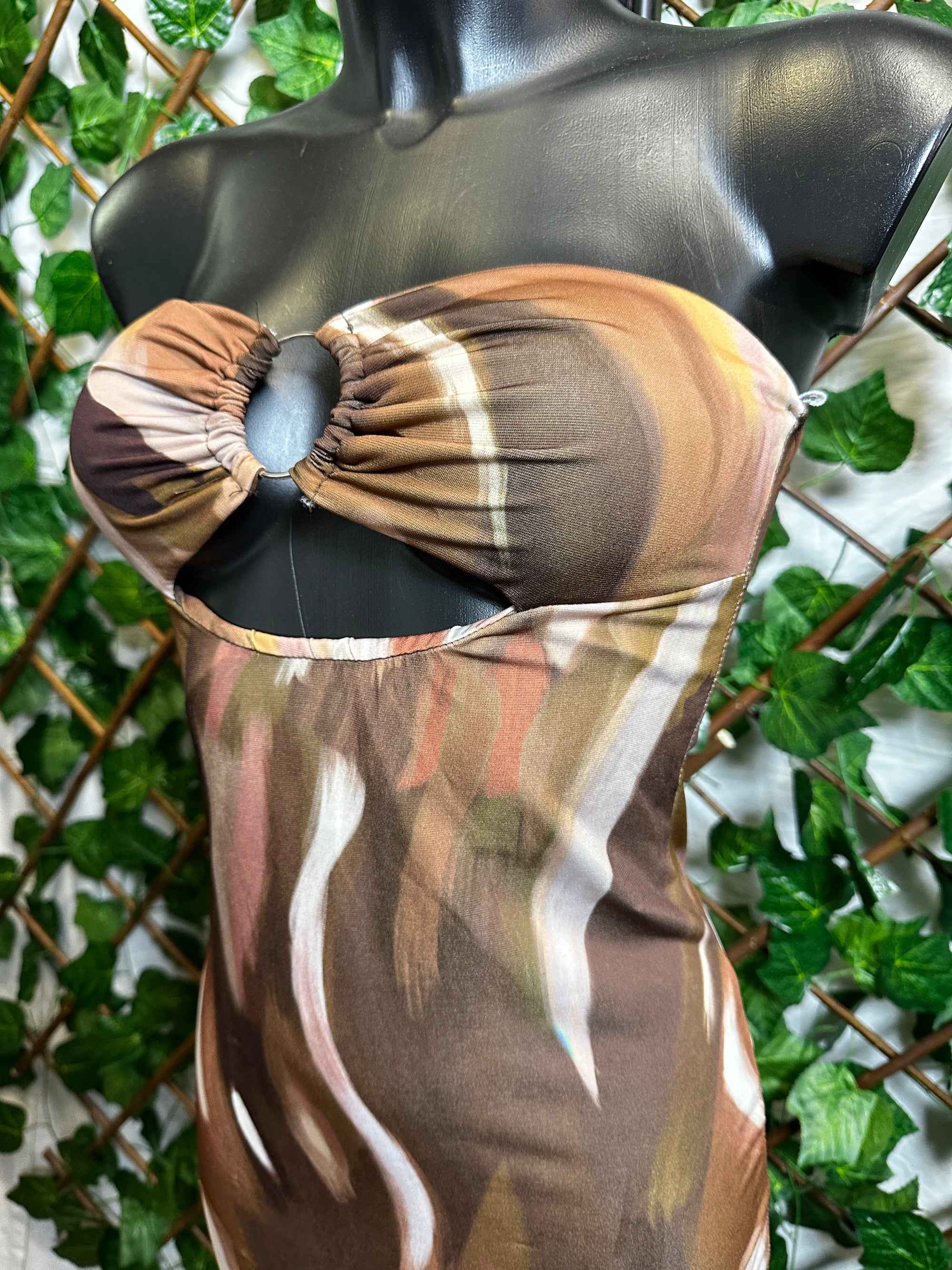 Vestito lungo elasticizzato con lo spacco diagonale | taglia unica