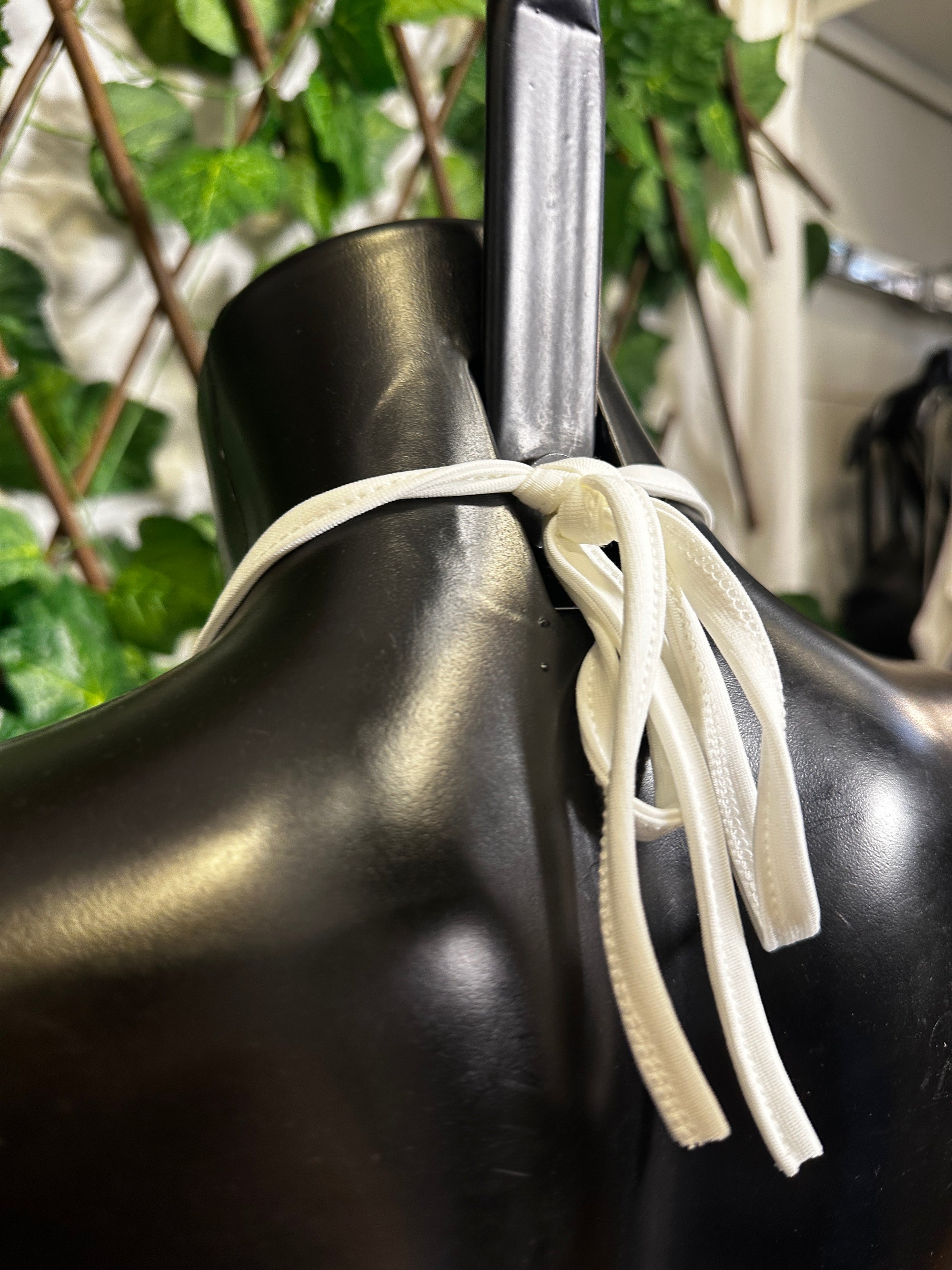 Modello crepe: vestito corto con le lacci sul collo e schiena | taglia unica
