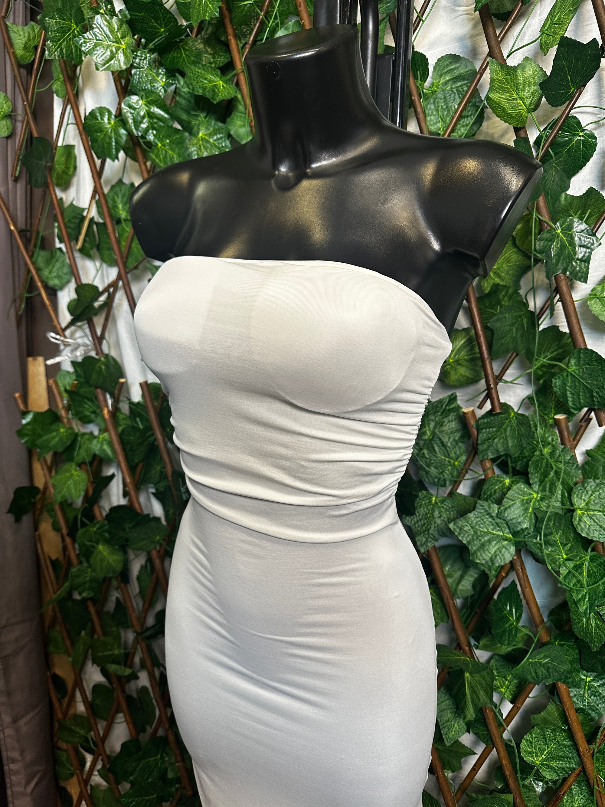 Vestito lungo semplice con spacco sul lato sinistro | taglia unica