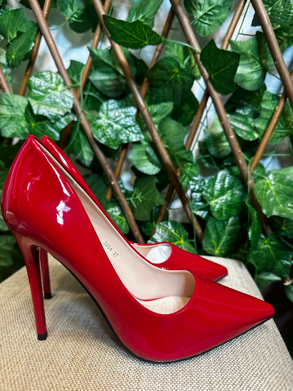 Shiny high heels (10cm heel)