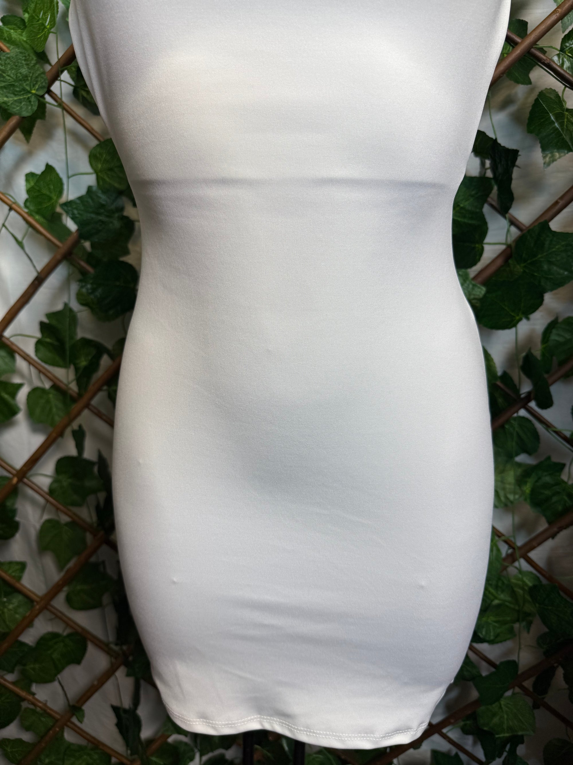 Vestito corto dietro scoperto con arricciatura