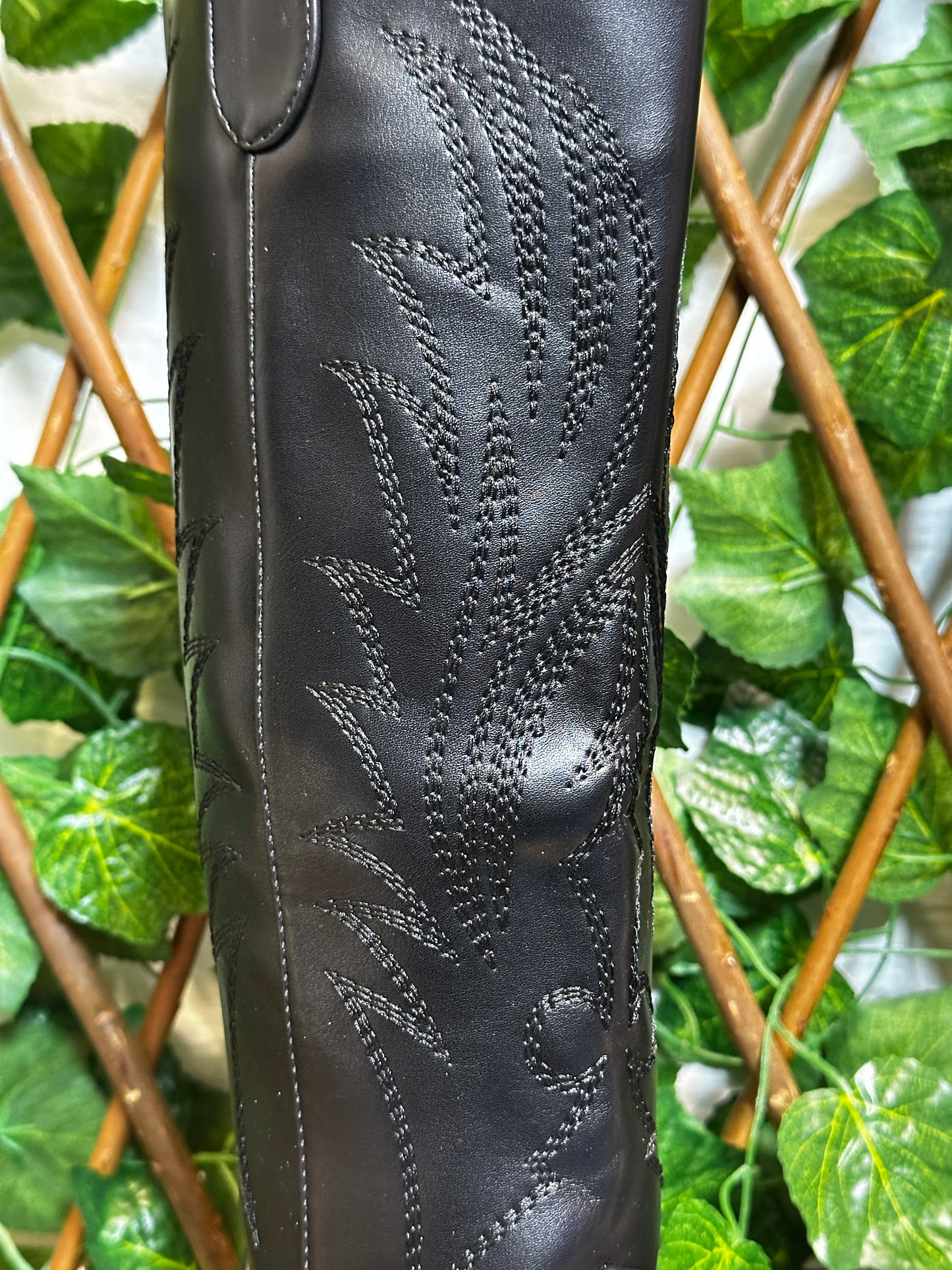 Opaque cowboy boots (5.5cm heel)