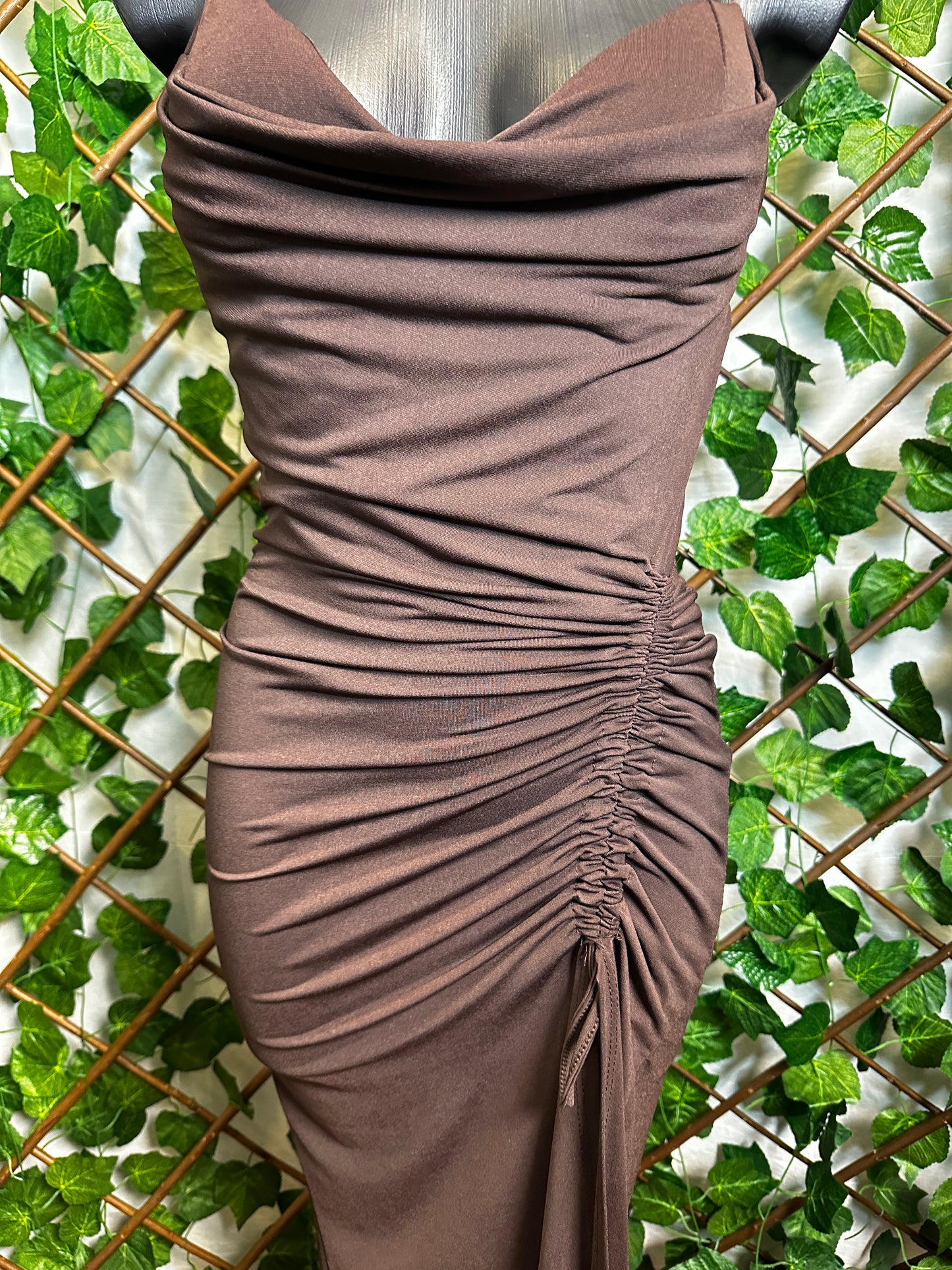 Vestito lungo con arricciatura a drappeggio