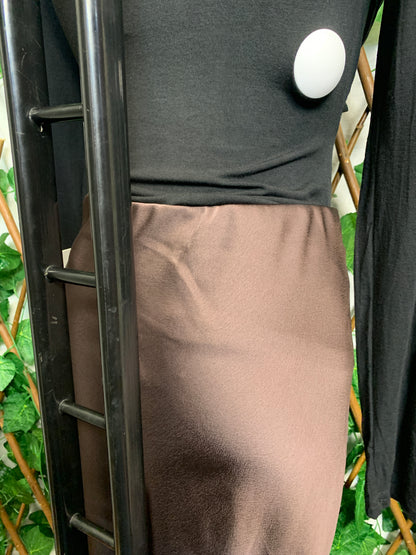 Gonna lunga con dettaglio pizzo