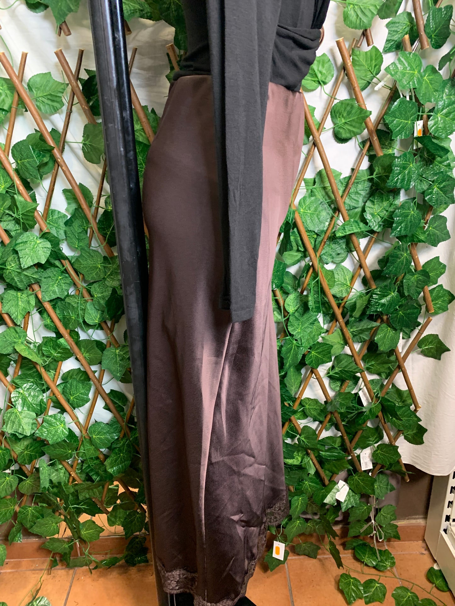 Gonna lunga con dettaglio pizzo