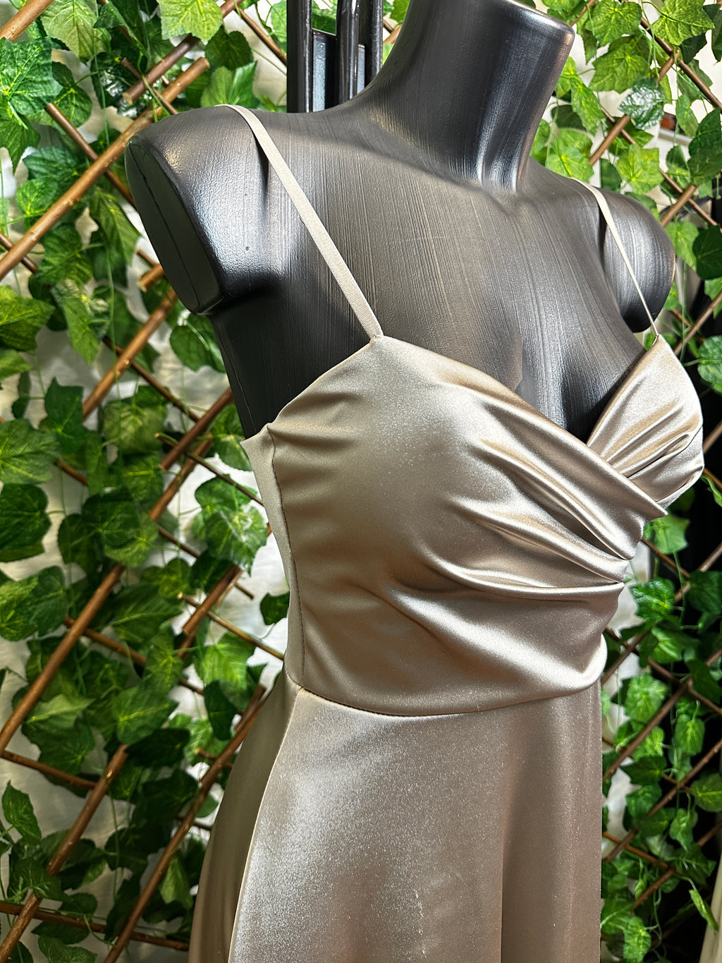 Abito Elegante di Raso
