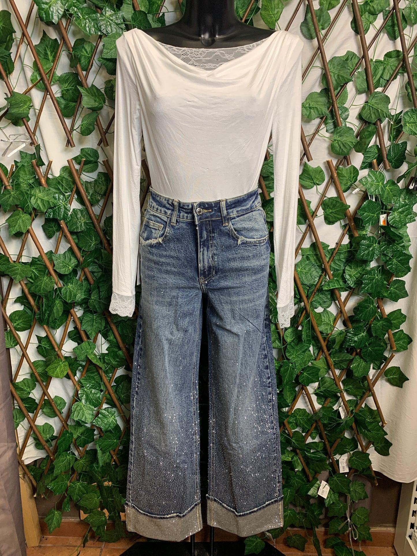 Shiny jeans with crease