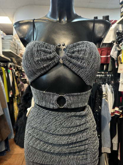 Mini-abito aderente cut-out con drappeggio e strass – CRIMINE PASSIONALE ❤️‍🔥💎