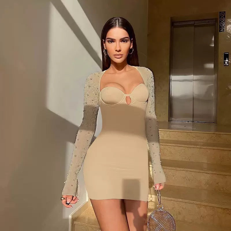 Short dress with pearls 