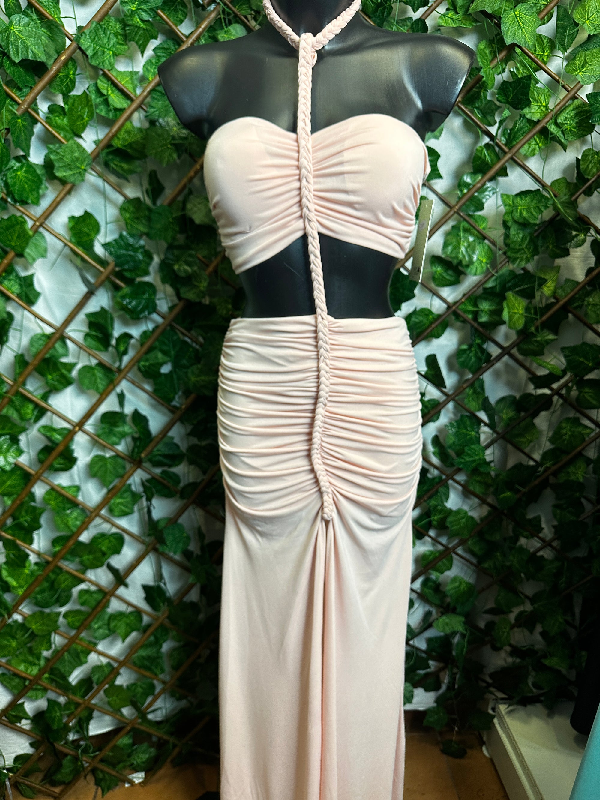 Vestito lungo con cut-out sulla vita con dettaglio corda e spacco