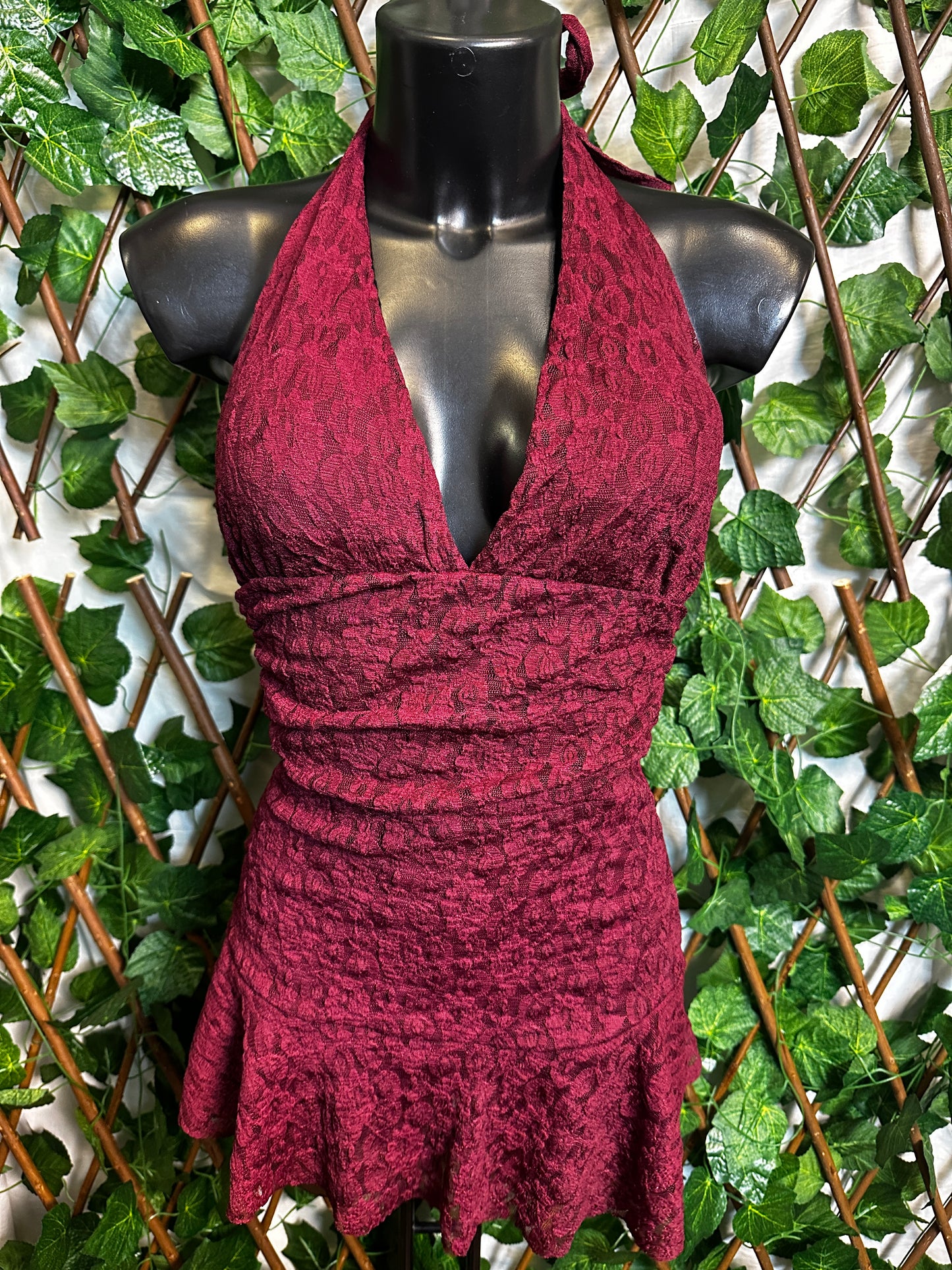 Crepe style: deep neckline with cups and open back, with shorts tucked in | one size