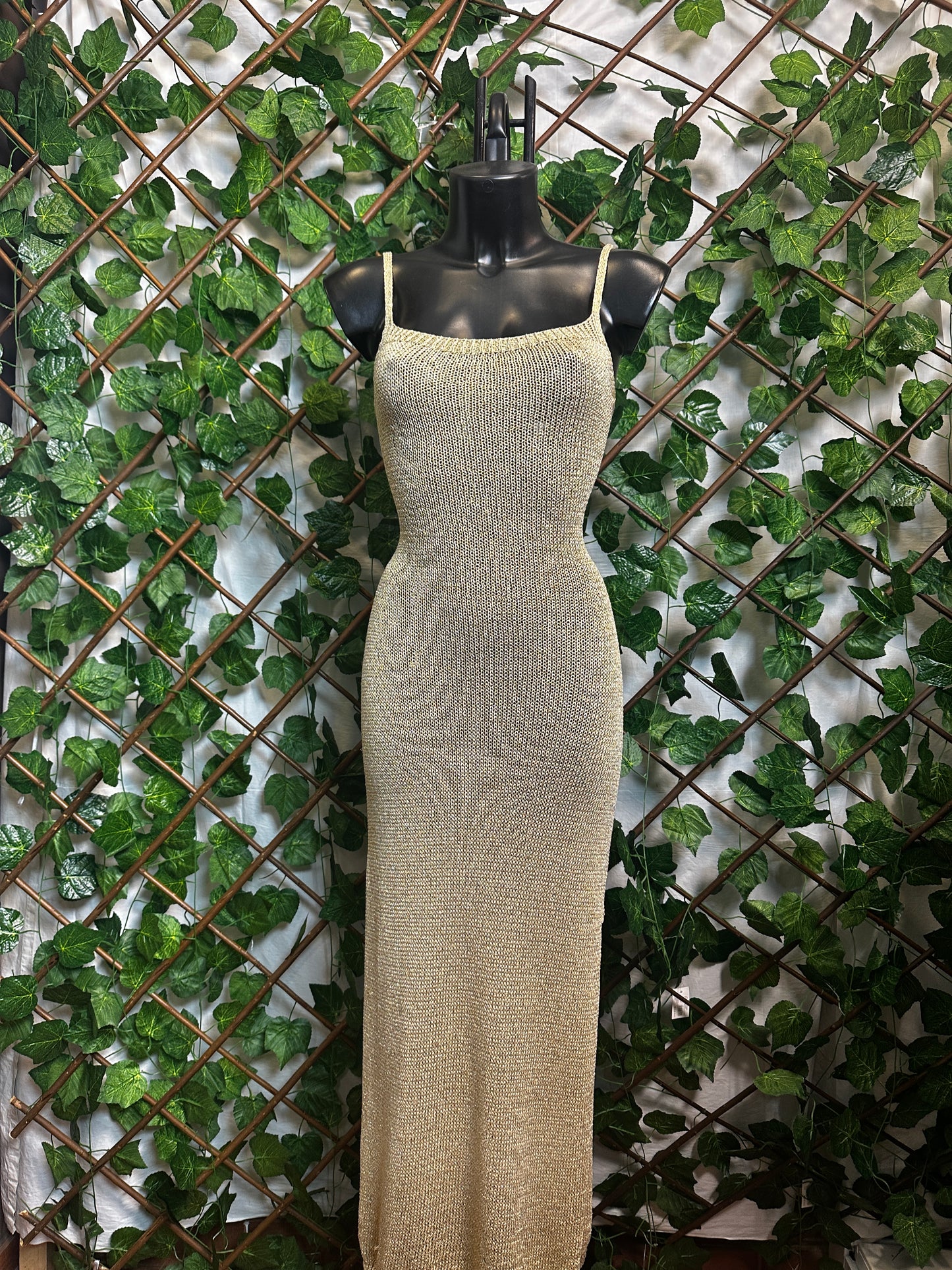 Vestito lungo estivo con la schiena scoperta