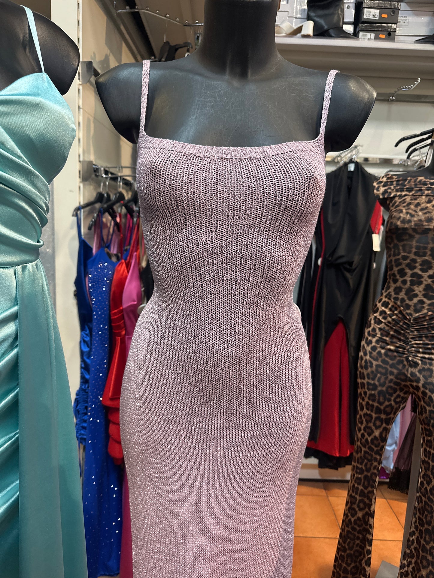 Vestito lungo estivo con la schiena scoperta