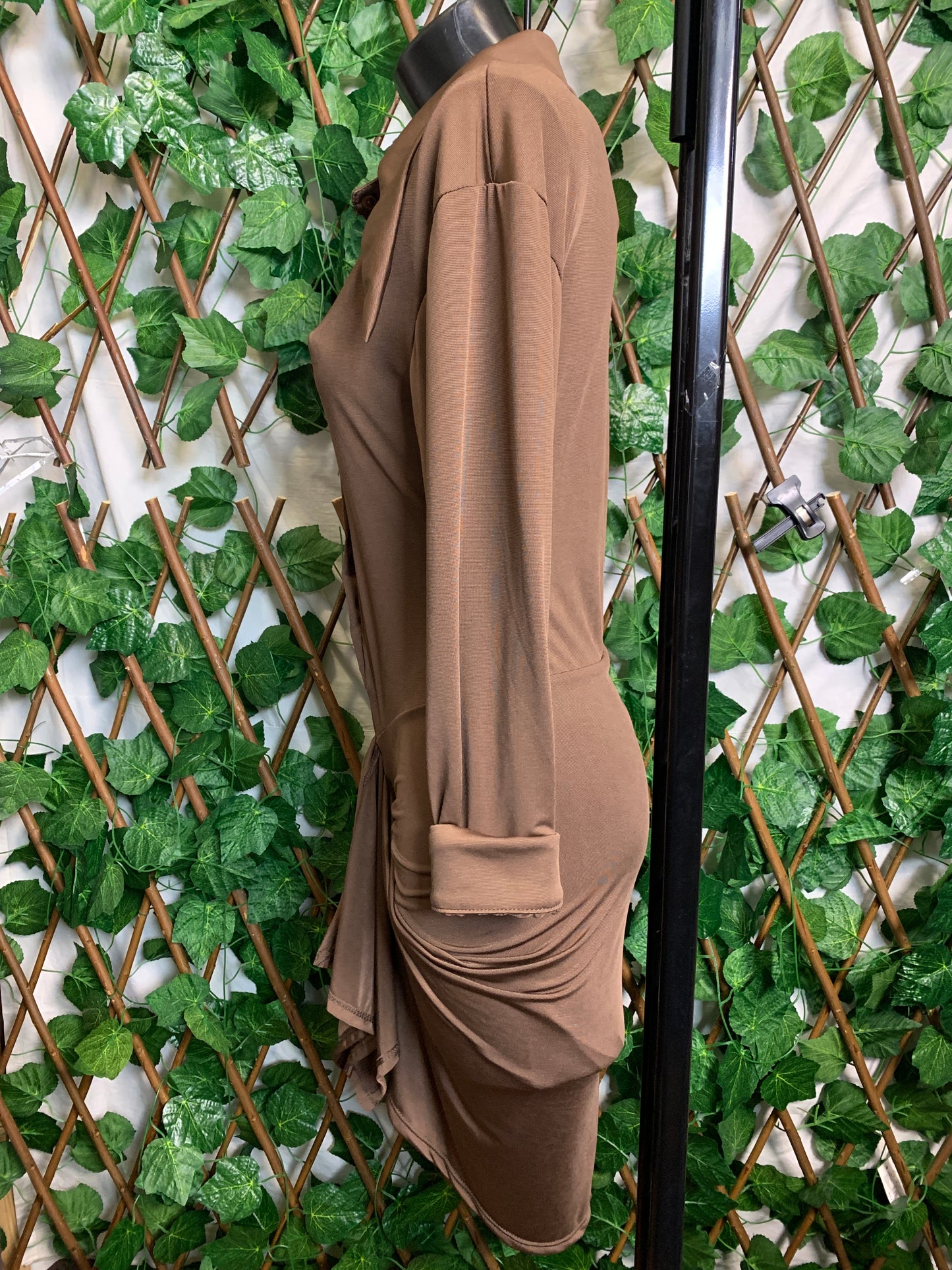 Vestito corto con manica lunga